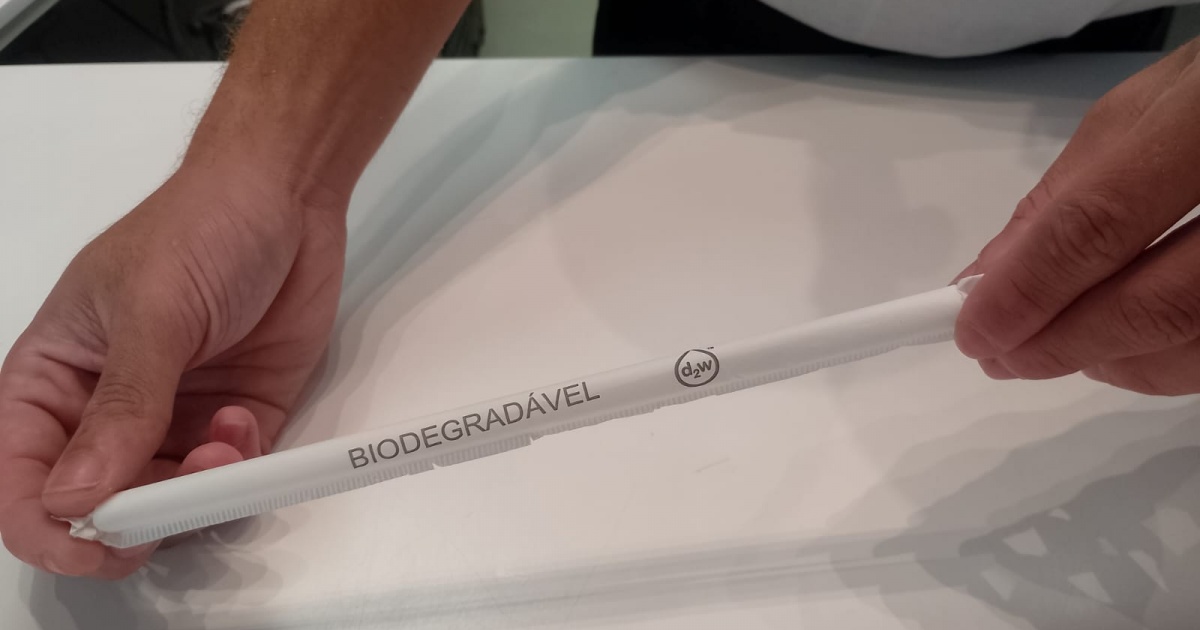 Codecon notifica 155 estabelecimentos em Salvador sobre canudos