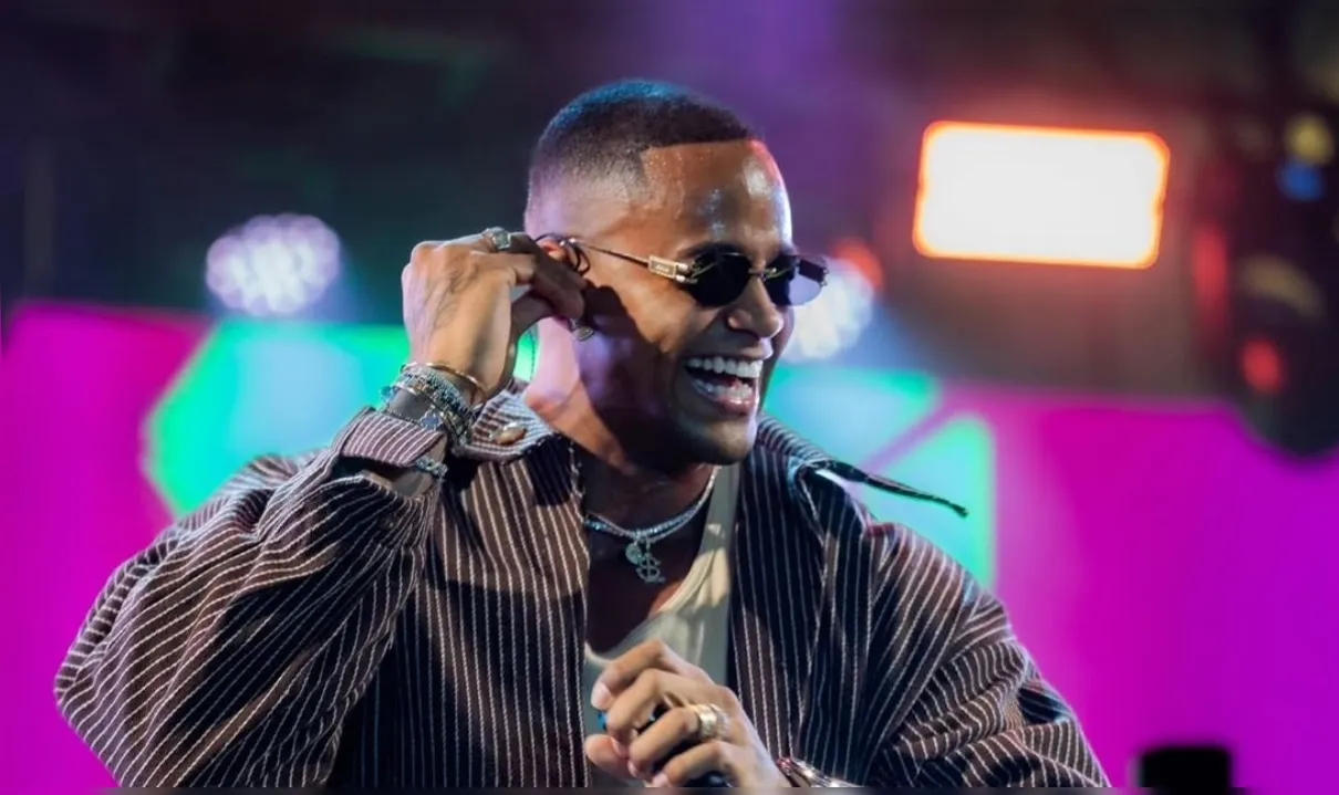 Léo Santana adia gravação do DVD em Salvador por causa das chuvas