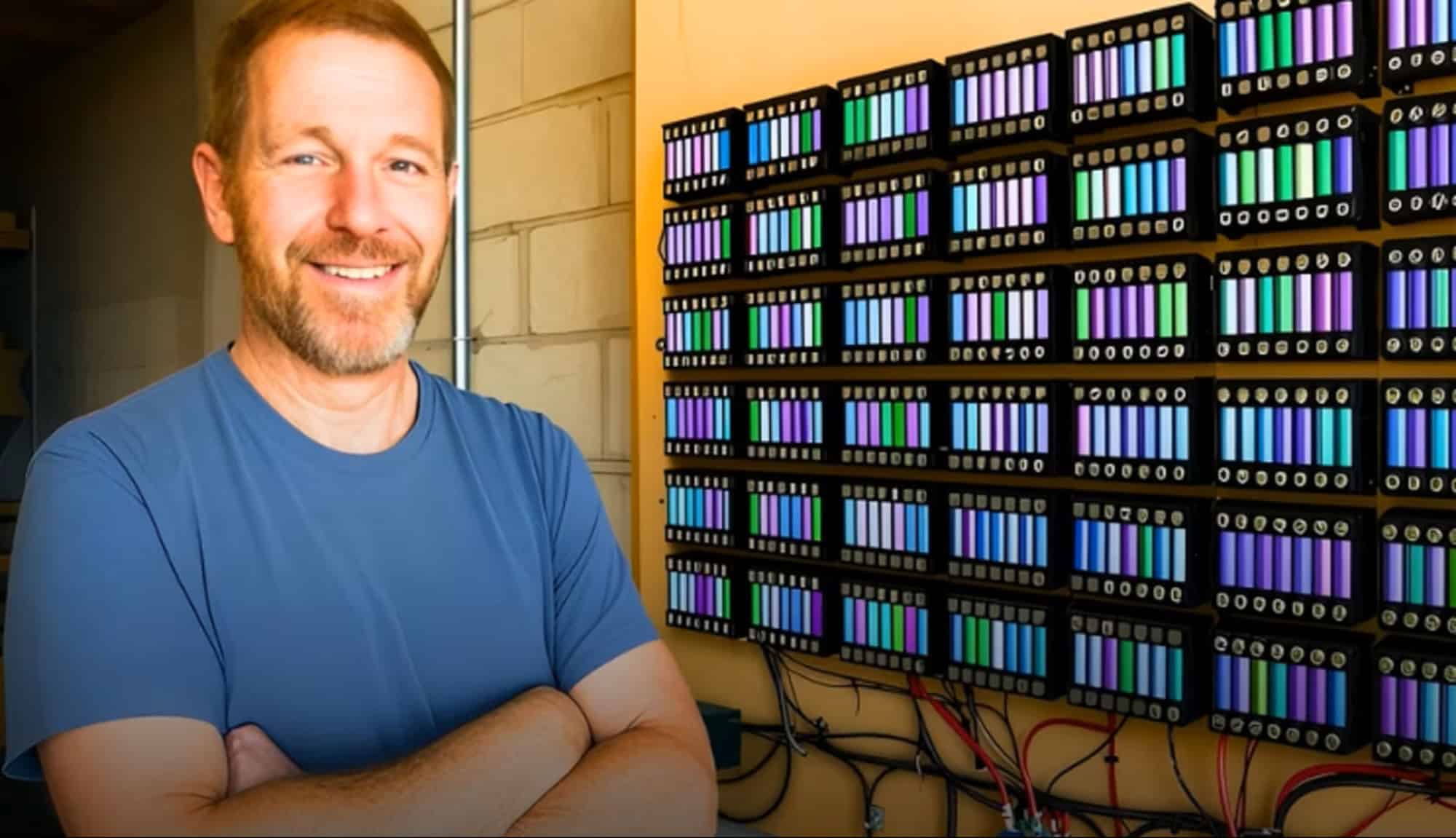 Homem mantém casa abastecida com mil baterias recicladas