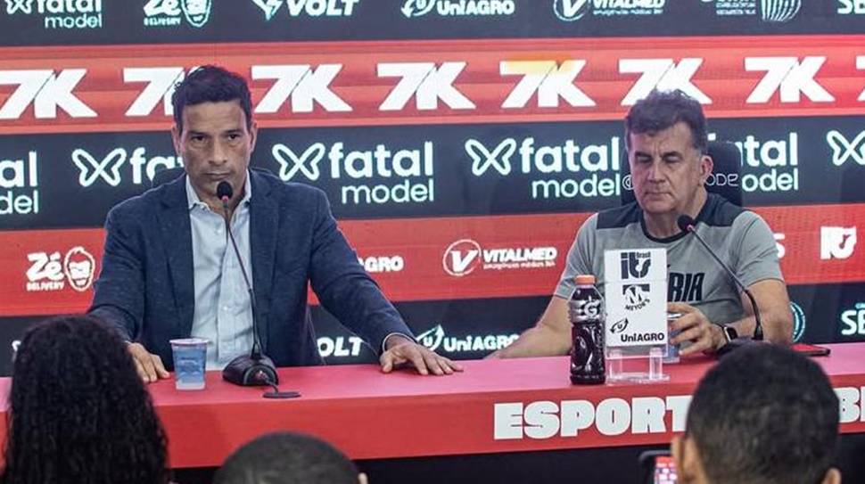 Gustavo Vieira seguirá como diretor de futebol do Vitória até 2026