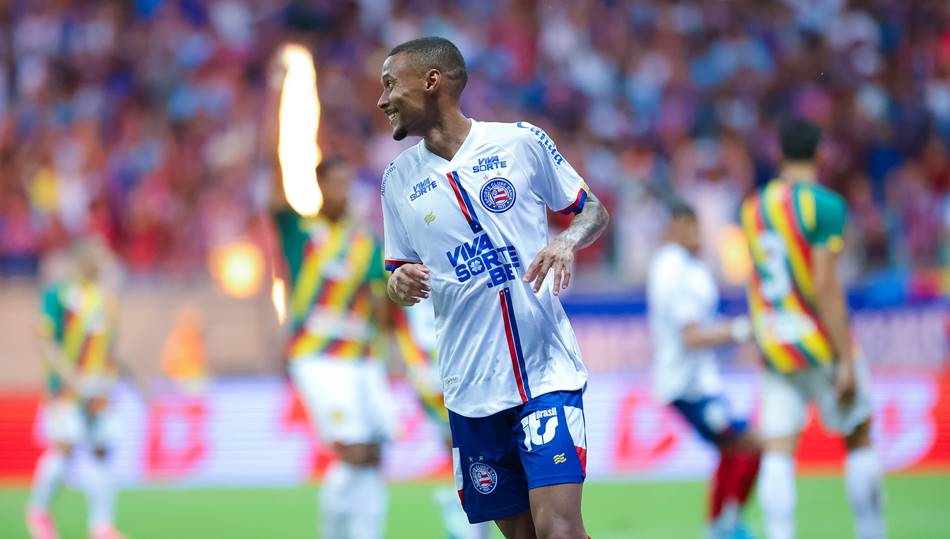 Athletico-PR quer Ademir, atacante do Bahia, após retorno à Série A