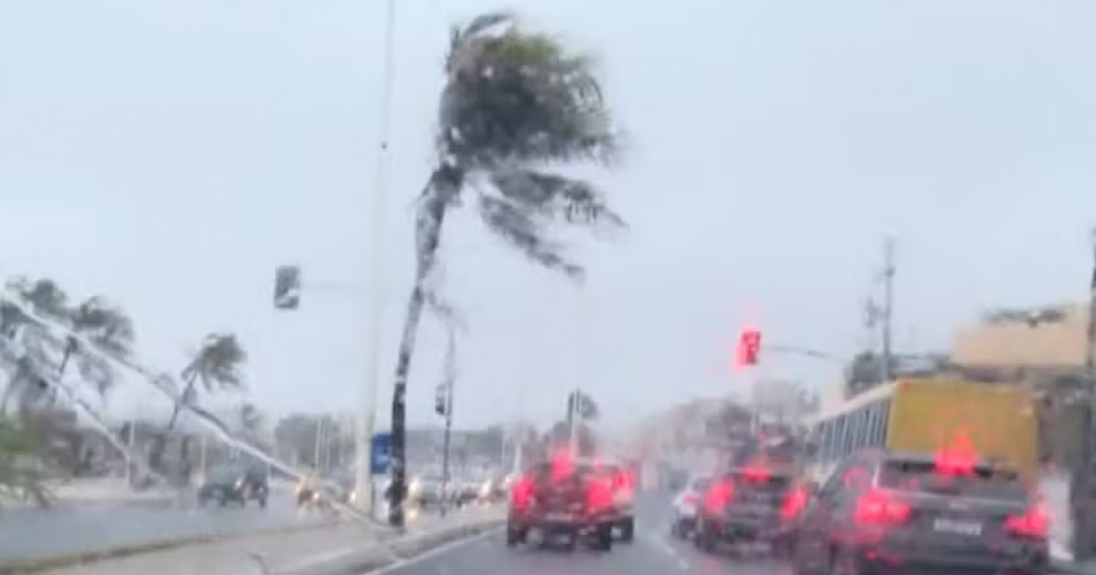 Chuva em Salvador supera 110 mm em duas horas