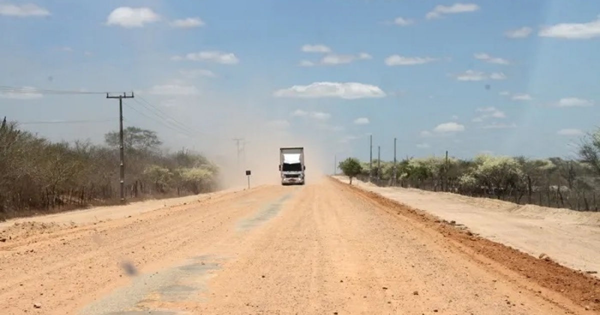 Seinfra suspende obras na BA-120 entre Queimadas e Monte Santo