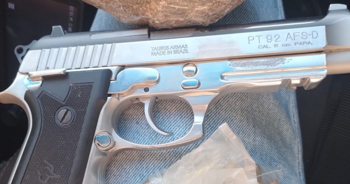 PM apreende pistola e munições em Periperi, Salvador