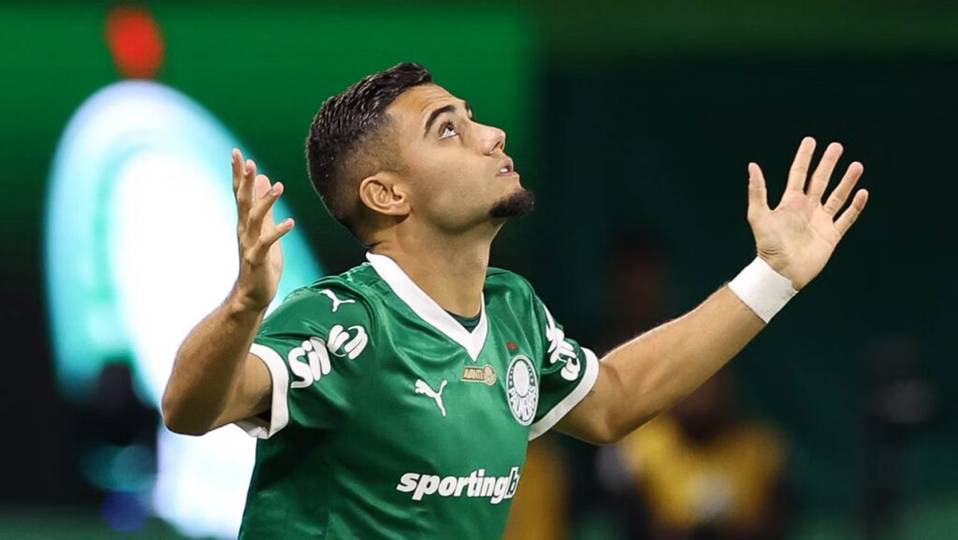 Palmeiras enfrenta Vitória no Allianz Parque com reforços importantes