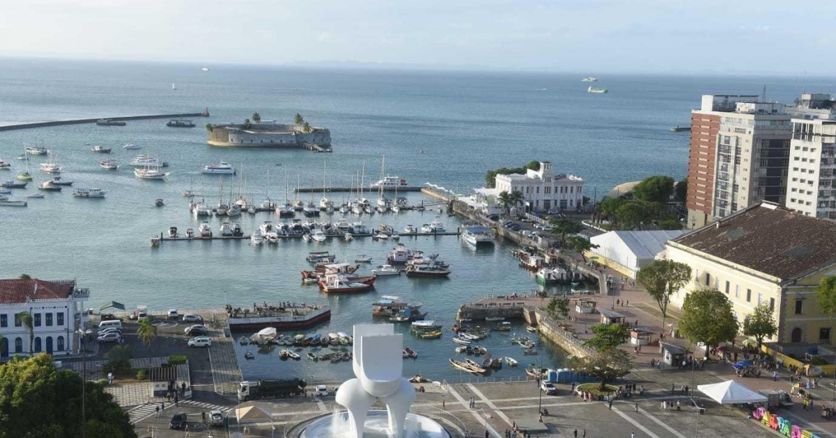 Trânsito no Comércio em Salvador alterado para show de Léo Santana
