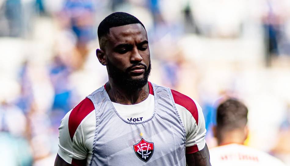 Vitória analisa permanência de Ramon, lateral-esquerdo, para 2026