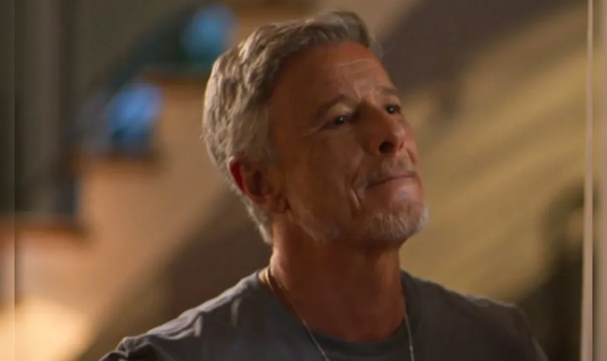 Marcello Novaes selfie nu provoca reações divertidas no Instagram