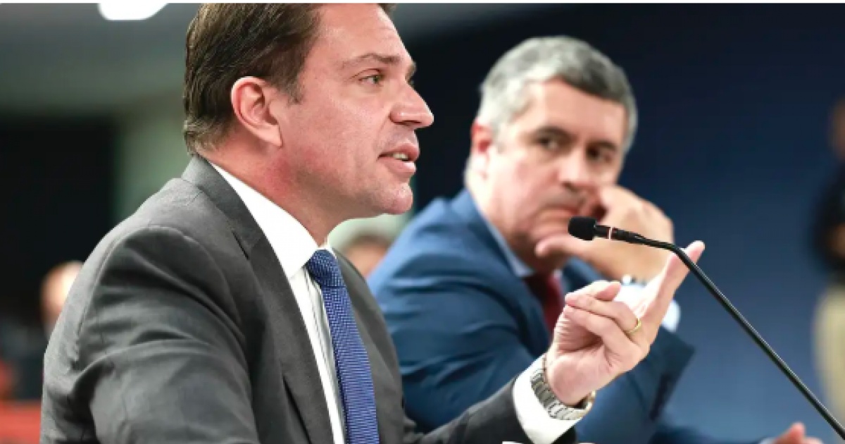 Deputado Ramagem sai do Brasil com passaporte cancelado