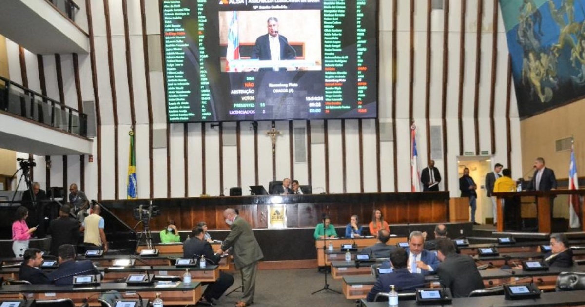 AL-BA aprova benefícios para servidores em disponibilidade sindical