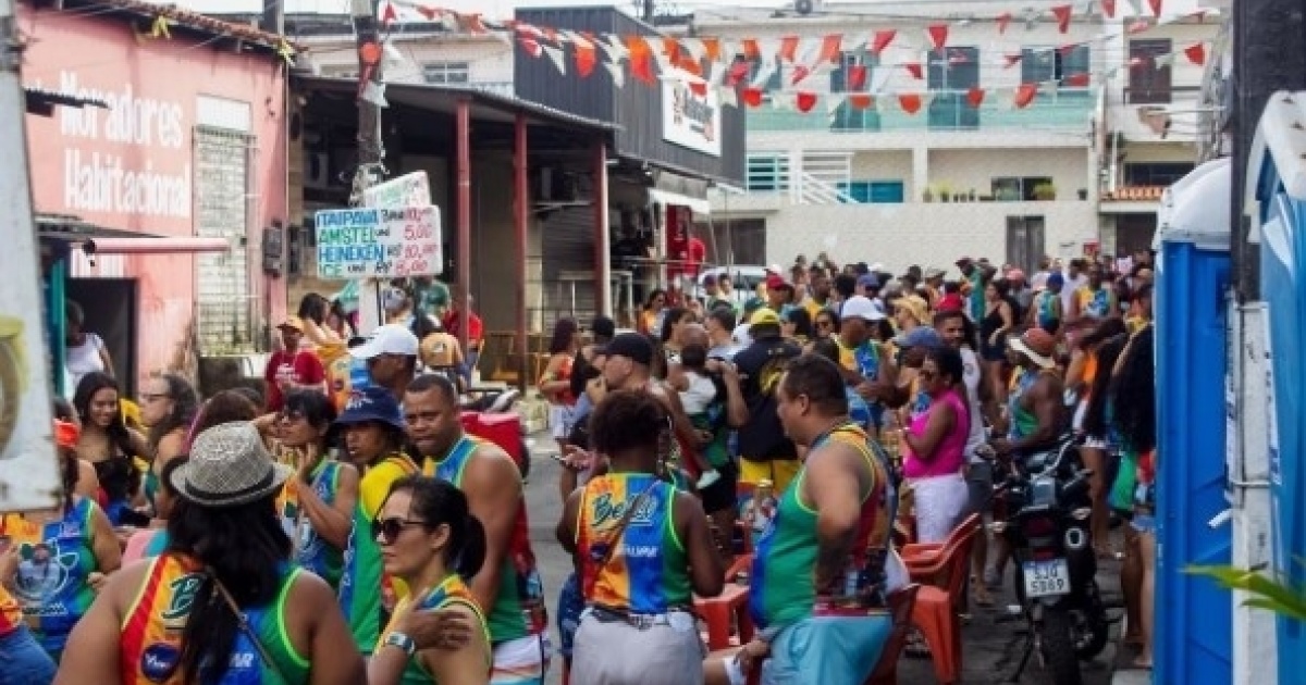 Caminhadas Chicleteiras reúnem fãs de Bell Marques em Salvador
