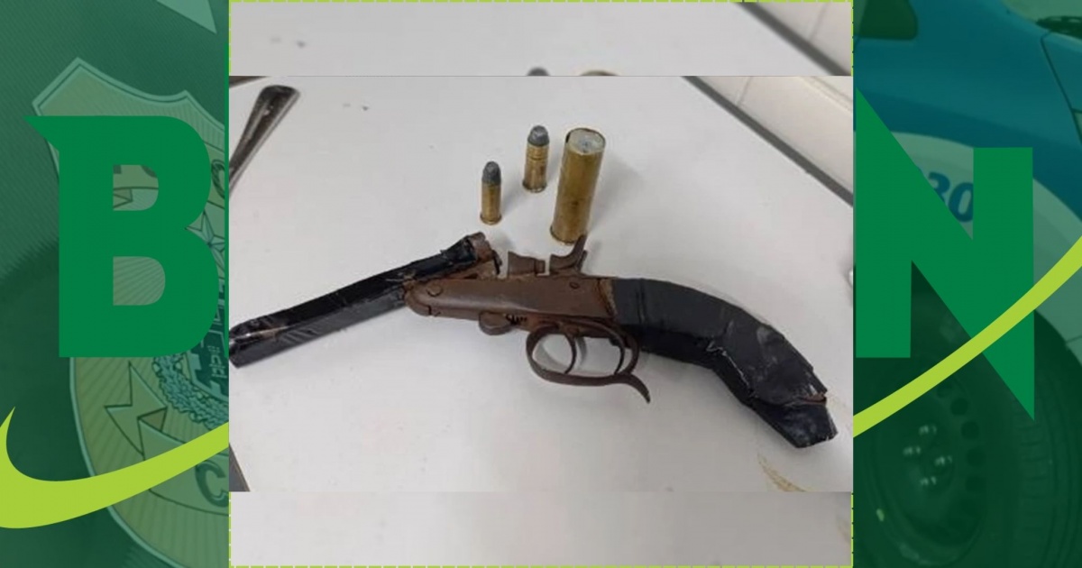 Adolescente apreendido com arma durante perseguição em Guanambi